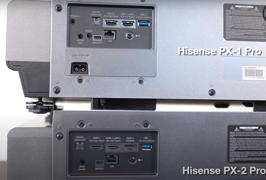 Die Anschlüsse vom Hisense PX1 Pro und Hisense PX2 Pro im Vergleich.